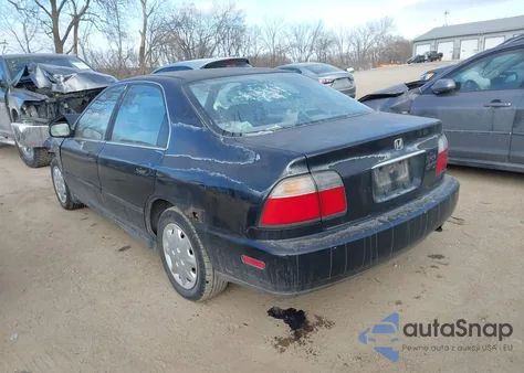 1997 Honda Accord Lx из США, поврежденный, VIN 1HGCD5532VA049723